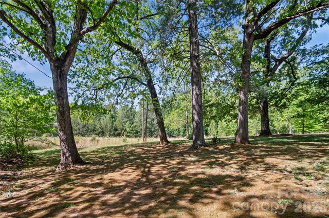 283 Constant Lane, Columbus, NC 28722