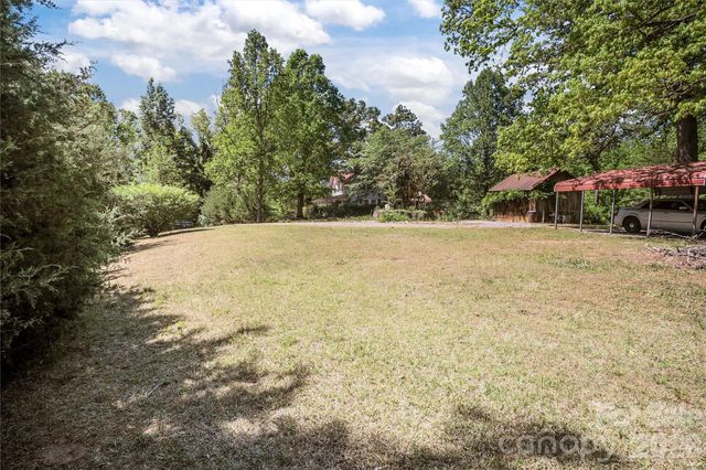 283 Constant Lane, Columbus, NC 28722