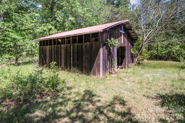 283 Constant Lane, Columbus, NC 28722