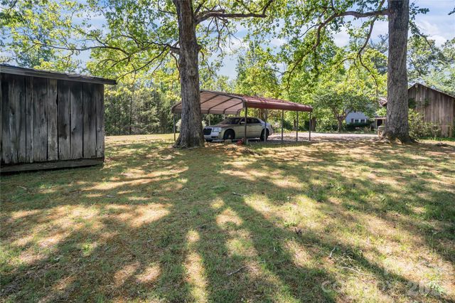 283 Constant Lane, Columbus, NC 28722
