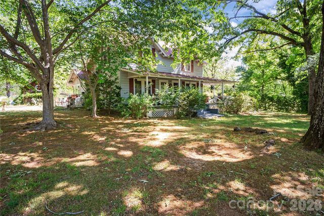 283 Constant Lane, Columbus, NC 28722