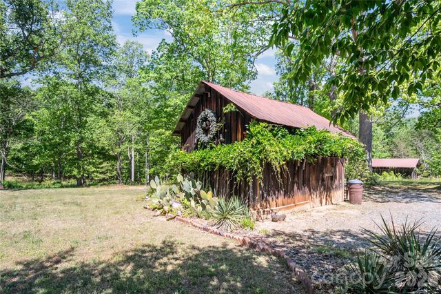 283 Constant Lane, Columbus, NC 28722