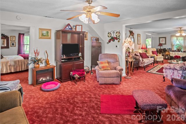 283 Constant Lane, Columbus, NC 28722