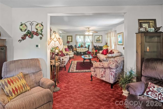 283 Constant Lane, Columbus, NC 28722