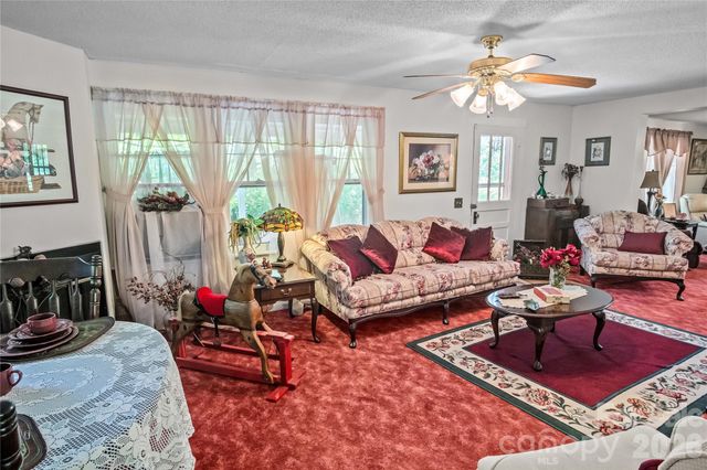 283 Constant Lane, Columbus, NC 28722