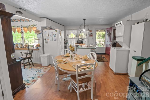 283 Constant Lane, Columbus, NC 28722