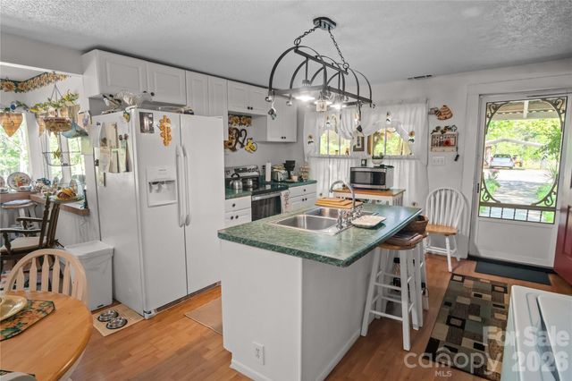 283 Constant Lane, Columbus, NC 28722