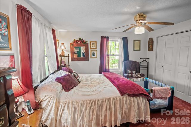 283 Constant Lane, Columbus, NC 28722