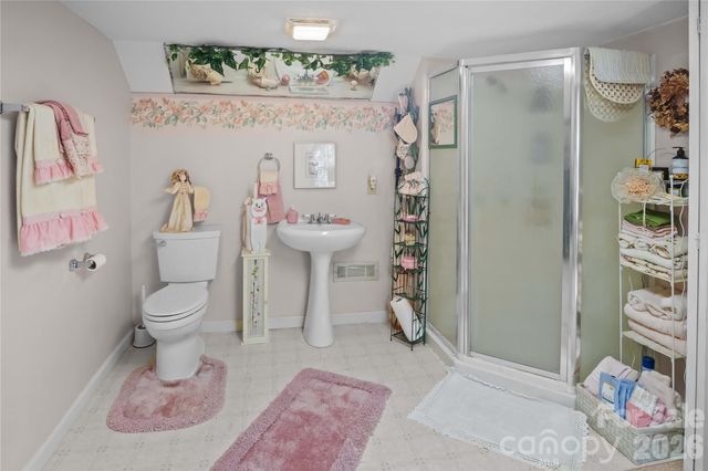283 Constant Lane, Columbus, NC 28722
