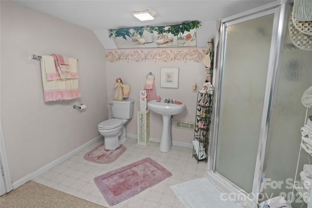 283 Constant Lane, Columbus, NC 28722