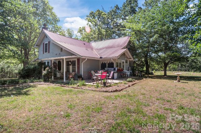 283 Constant Lane, Columbus, NC 28722