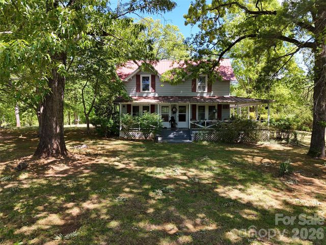 283 Constant Lane, Columbus, NC 28722