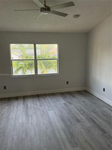 13950 Oak Ridge Drive, Davie, FL 33325