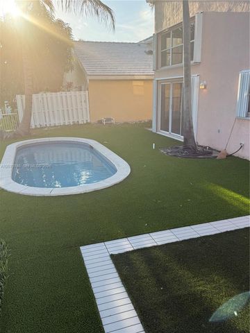 13950 Oak Ridge Drive, Davie, FL 33325