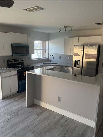 13950 Oak Ridge Drive, Davie, FL 33325