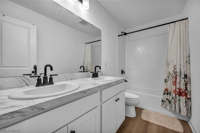 704 Maple Hollow Court, Elyria, OH 44035