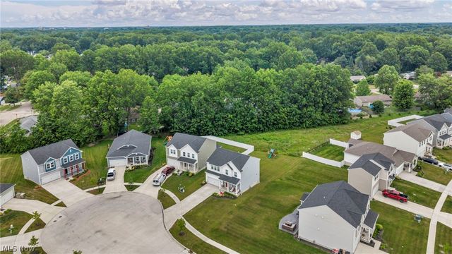 704 Maple Hollow Court, Elyria, OH 44035