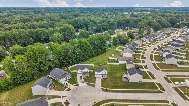 704 Maple Hollow Court, Elyria, OH 44035