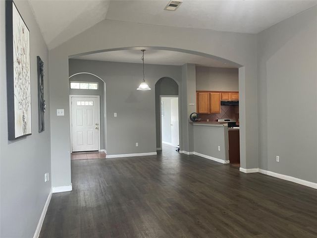 811 Forest Hillside Lane, Houston, TX 77067