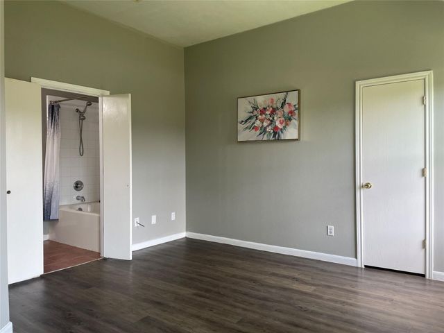 811 Forest Hillside Lane, Houston, TX 77067