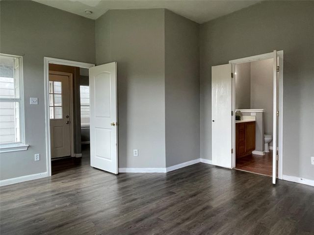 811 Forest Hillside Lane, Houston, TX 77067
