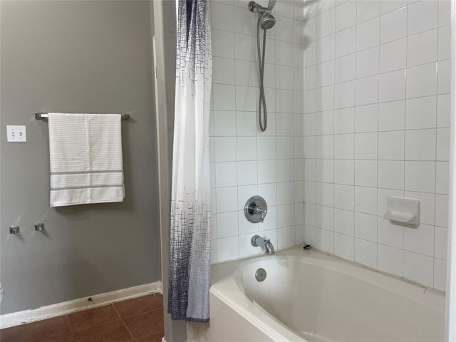 811 Forest Hillside Lane, Houston, TX 77067