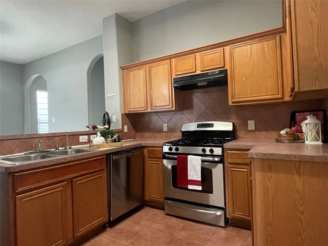 811 Forest Hillside Lane, Houston, TX 77067