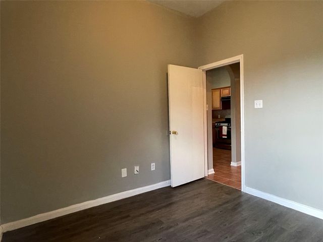 811 Forest Hillside Lane, Houston, TX 77067