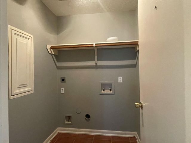 811 Forest Hillside Lane, Houston, TX 77067