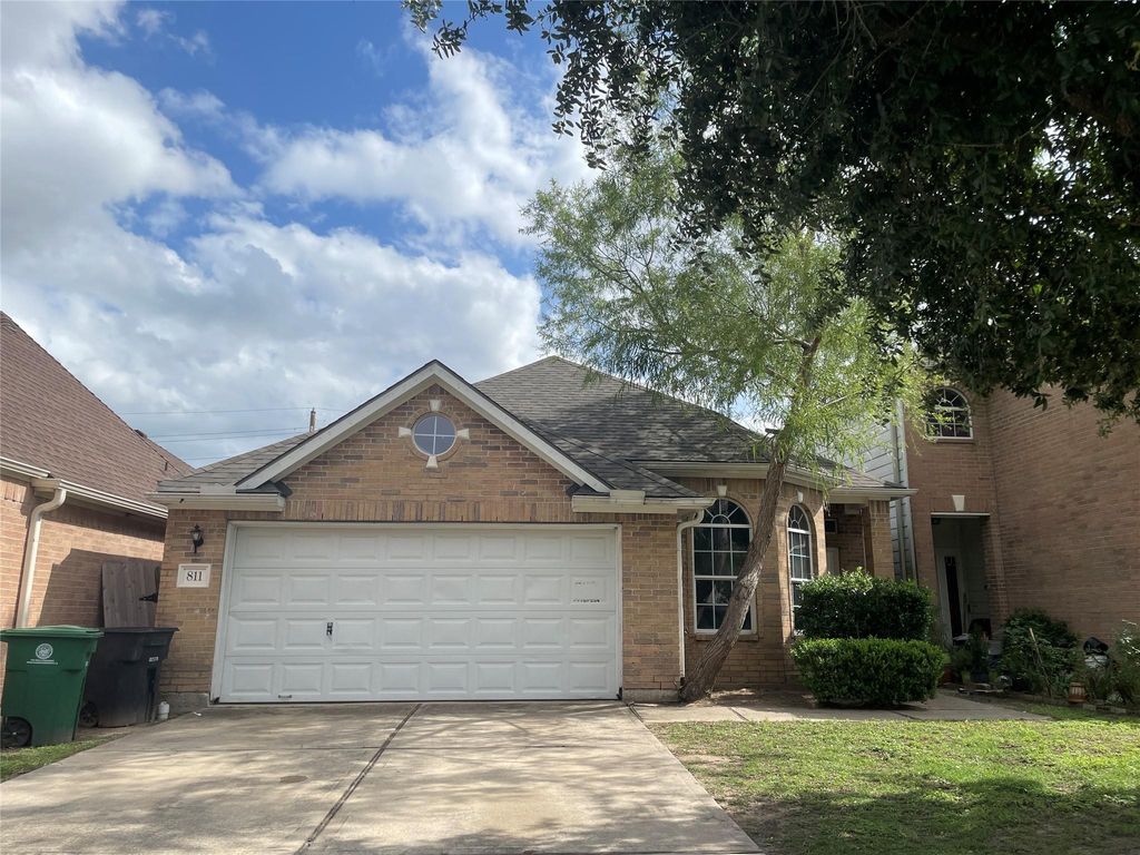 811 Forest Hillside Lane, Houston, TX 77067