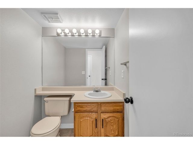 9390 Yale Ln, Highlands Ranch, CO 80130