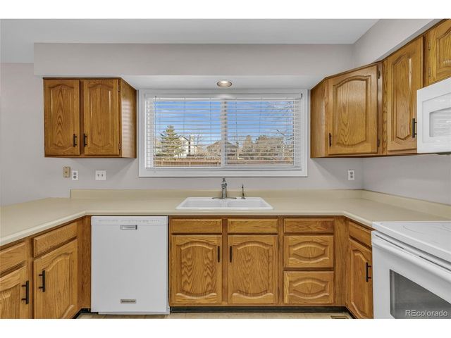 9390 Yale Ln, Highlands Ranch, CO 80130