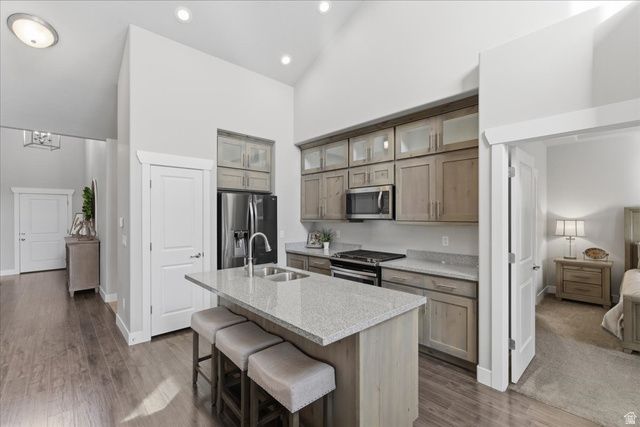 10117 S GLENMOOR DR, South Jordan, UT 84009