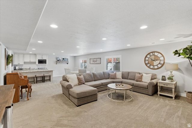 10117 S GLENMOOR DR, South Jordan, UT 84009