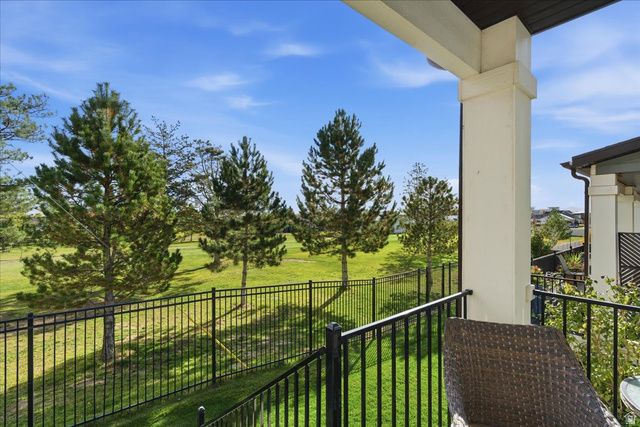 10117 S GLENMOOR DR, South Jordan, UT 84009