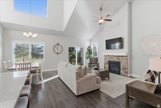 10117 S GLENMOOR DR, South Jordan, UT 84009