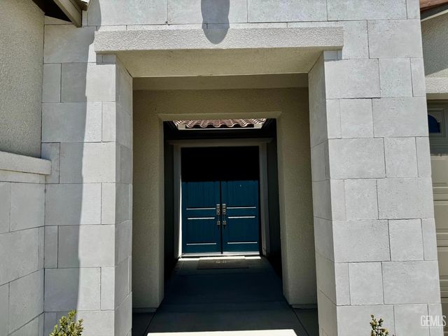 14712 Whittington, Bakersfield, CA 93311