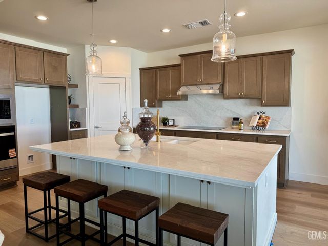14712 Whittington, Bakersfield, CA 93311