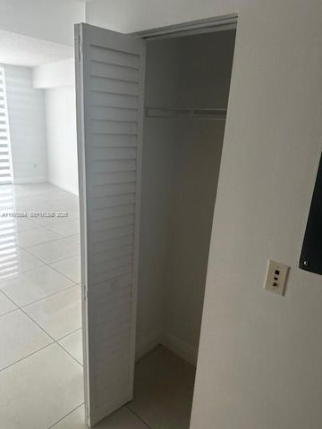 1750 N Bayshore Dr 5008, Miami, FL 33132