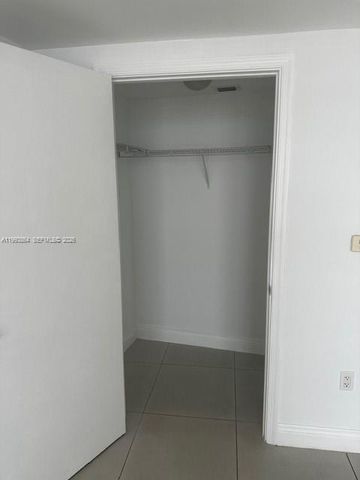 1750 N Bayshore Dr 5008, Miami, FL 33132