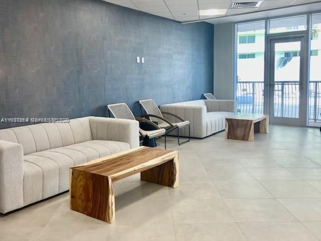 1750 N Bayshore Dr 5008, Miami, FL 33132