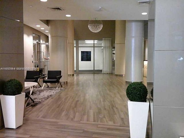 1750 N Bayshore Dr 5008, Miami, FL 33132