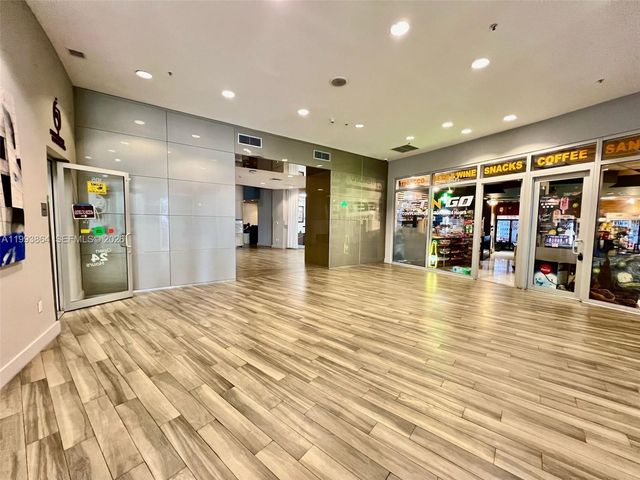 1750 N Bayshore Dr 5008, Miami, FL 33132