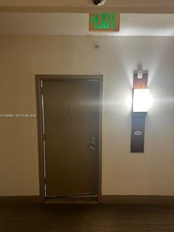 1750 N Bayshore Dr 5008, Miami, FL 33132