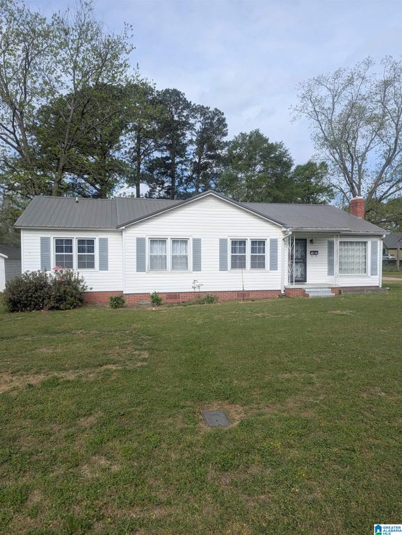 209 N 15TH STREET N, Clanton, AL 35045