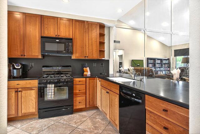 76438 Sweet Pea Way, Palm Desert, CA 92211