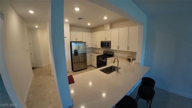 19552 Hinkley DR, Estero, FL 33928