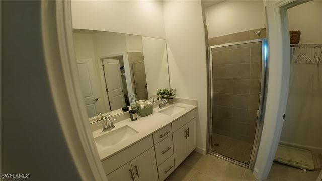 19552 Hinkley DR, Estero, FL 33928