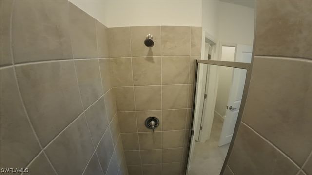 19552 Hinkley DR, Estero, FL 33928