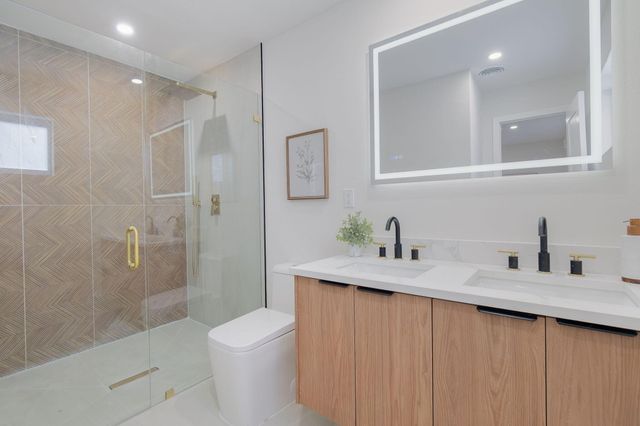 4330 NE 13th Avenue, Oakland Park, FL 33334